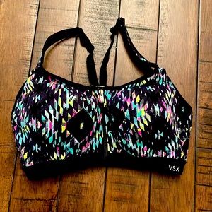 Victoria secret front zipper sports bra size 36C.